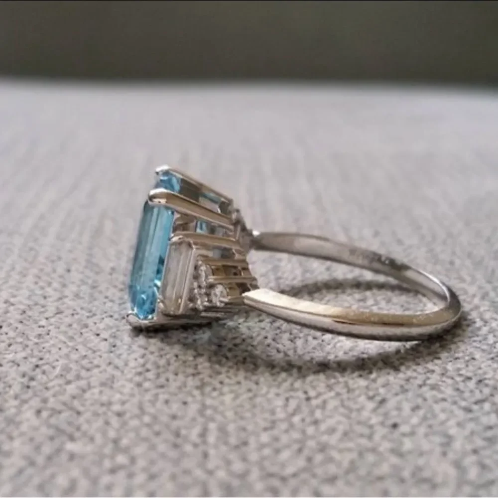 🩵 NEW stunning & sparkling antique style emerald cut ocean blue ring size 7 🩵